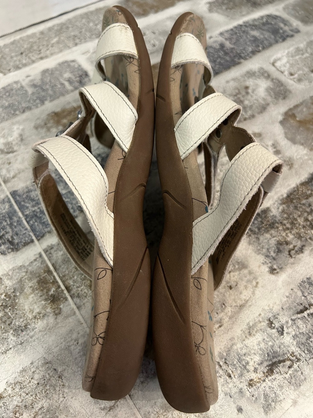 Taos Prize White Leather Triple-Strap Sandals with Decorative Medallions - Picture 6 of 9